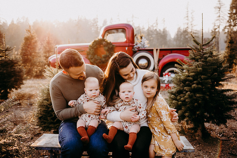 Christmas Tree Farm Session | Skana Sloman Photography 