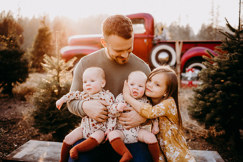 Christmas Tree Farm Session | Skana Sloman Photography 