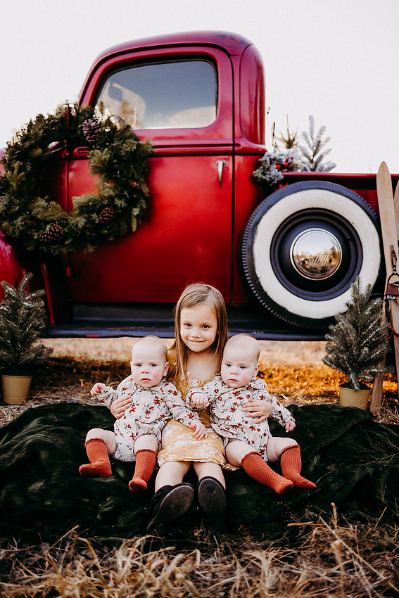 Christmas Tree Farm Session | Skana Sloman Photography 