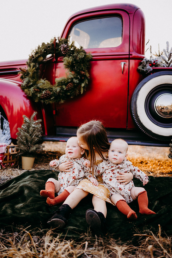 Christmas Tree Farm Session | Skana Sloman Photography 