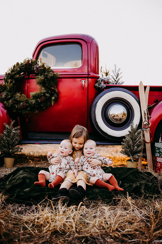 Christmas Tree Farm Session | Skana Sloman Photography 