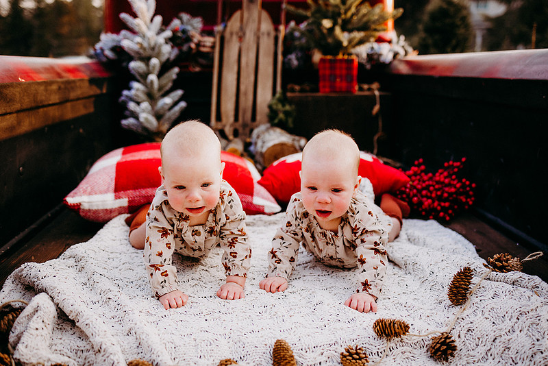 Christmas Tree Farm Session | Skana Sloman Photography 