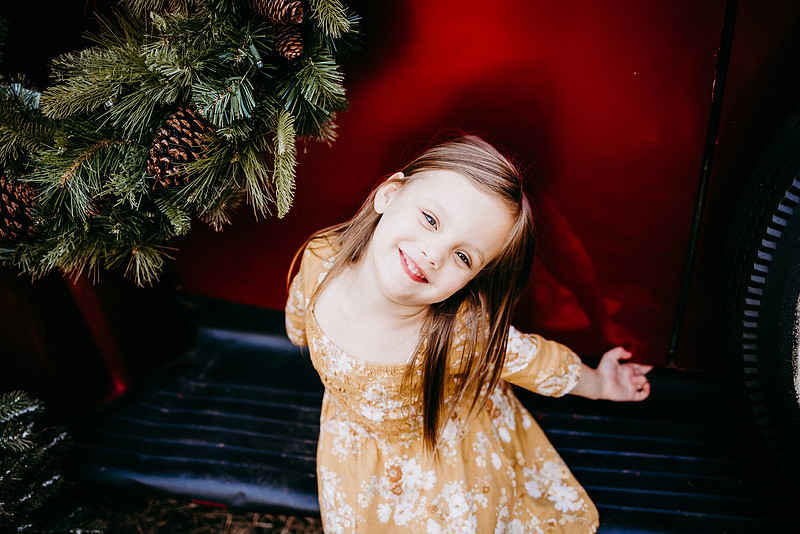 Christmas Tree Farm Session | Skana Sloman Photography 