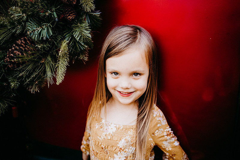 Christmas Tree Farm Session | Skana Sloman Photography 