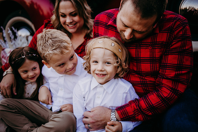 Christmas Tree Farm Session |Skana Sloman Photography serving Kitsap County. Maternity, Newborn and Child Photography. Studio Located in Poulsbo Washington