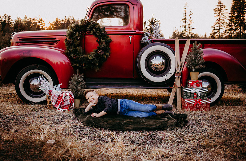 Christmas Tree Farm Session | Skana Sloman Photography 